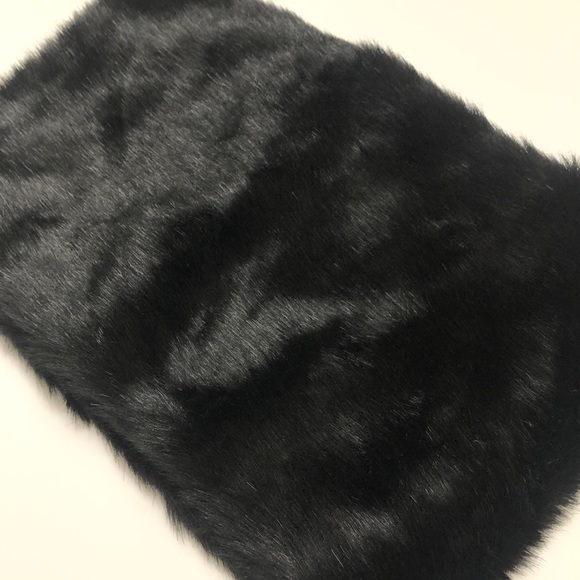 Old Navy Black Faux Fur Infinity Scarf - Picture 3 of 6